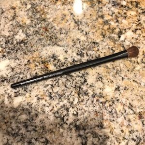 Avon Pro Eye Shadow Brush
